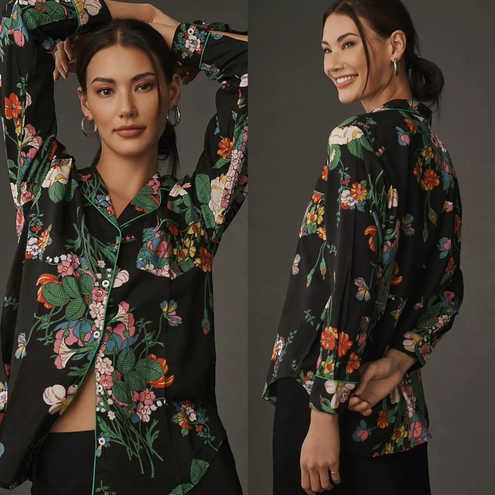 So cute! Mille Iris floral print button down blouse size small loose fit